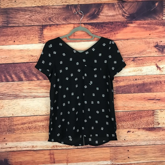 Maurices Tops - Maurice’s Black Floral Zip Short Sleeve Blouse Top